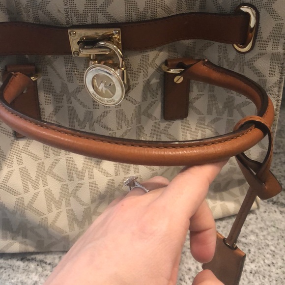 Michael Kors large purse - Picture 5 of 8